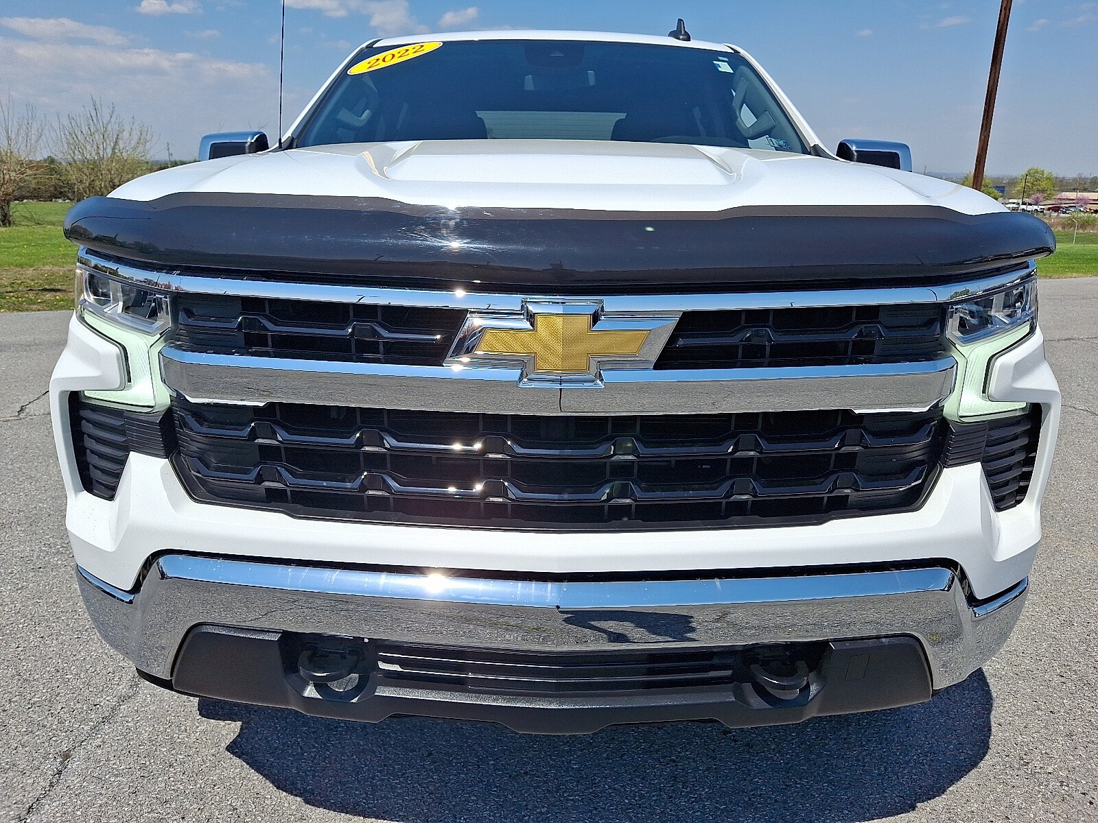 2022 Chevrolet Silverado 1500 LT photo 2