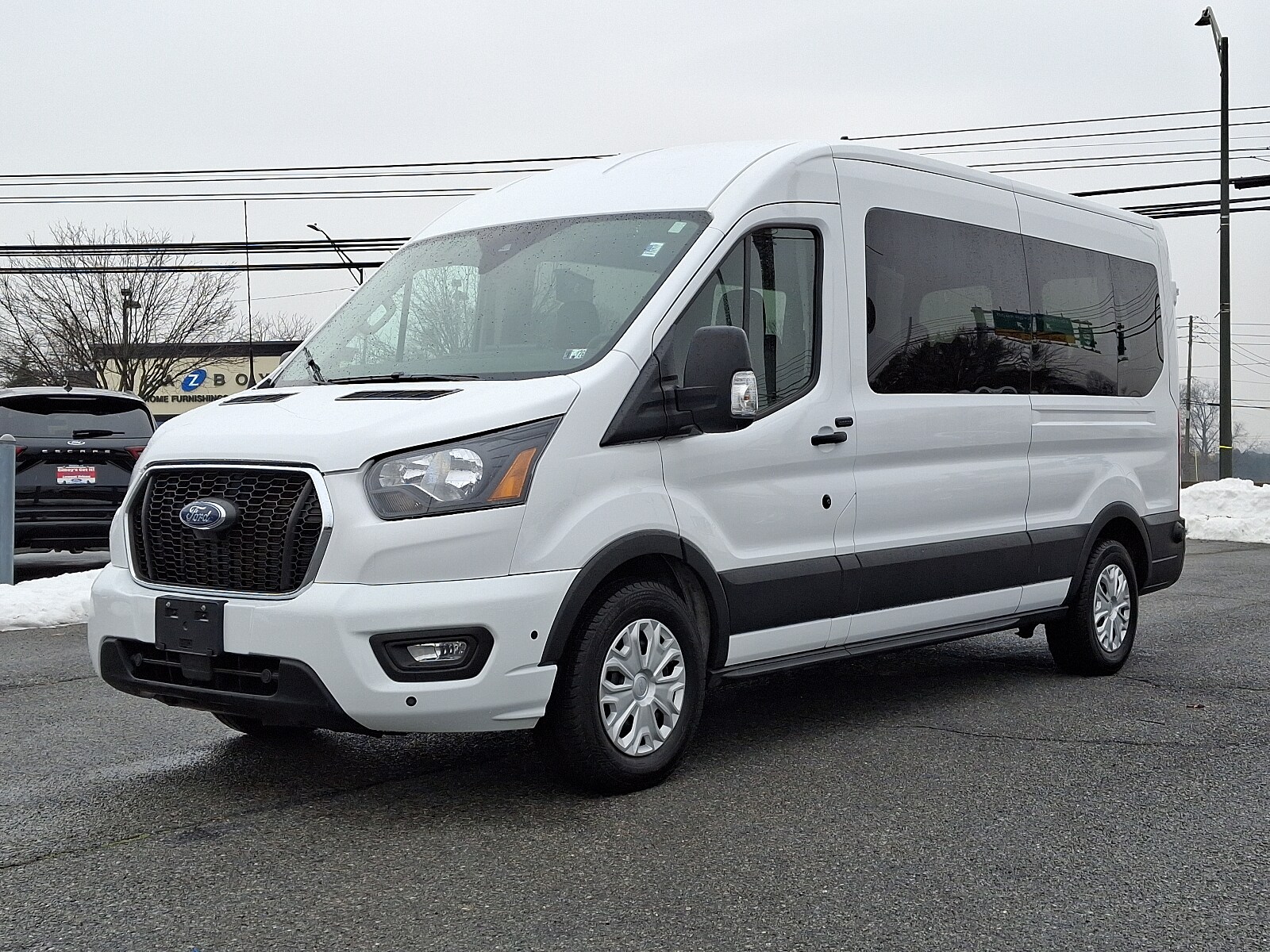 2024 Ford Transit Passenger XLT photo 3