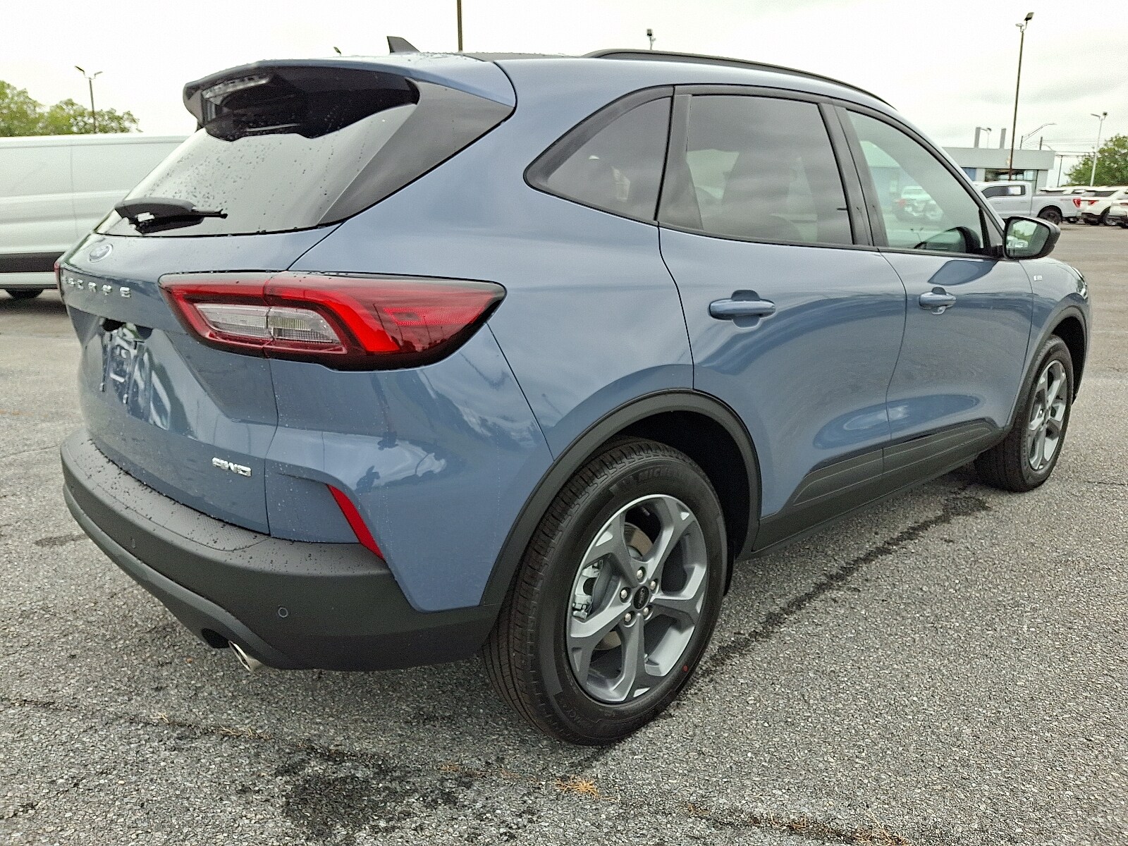 2025 Ford Escape ST-Line photo 4
