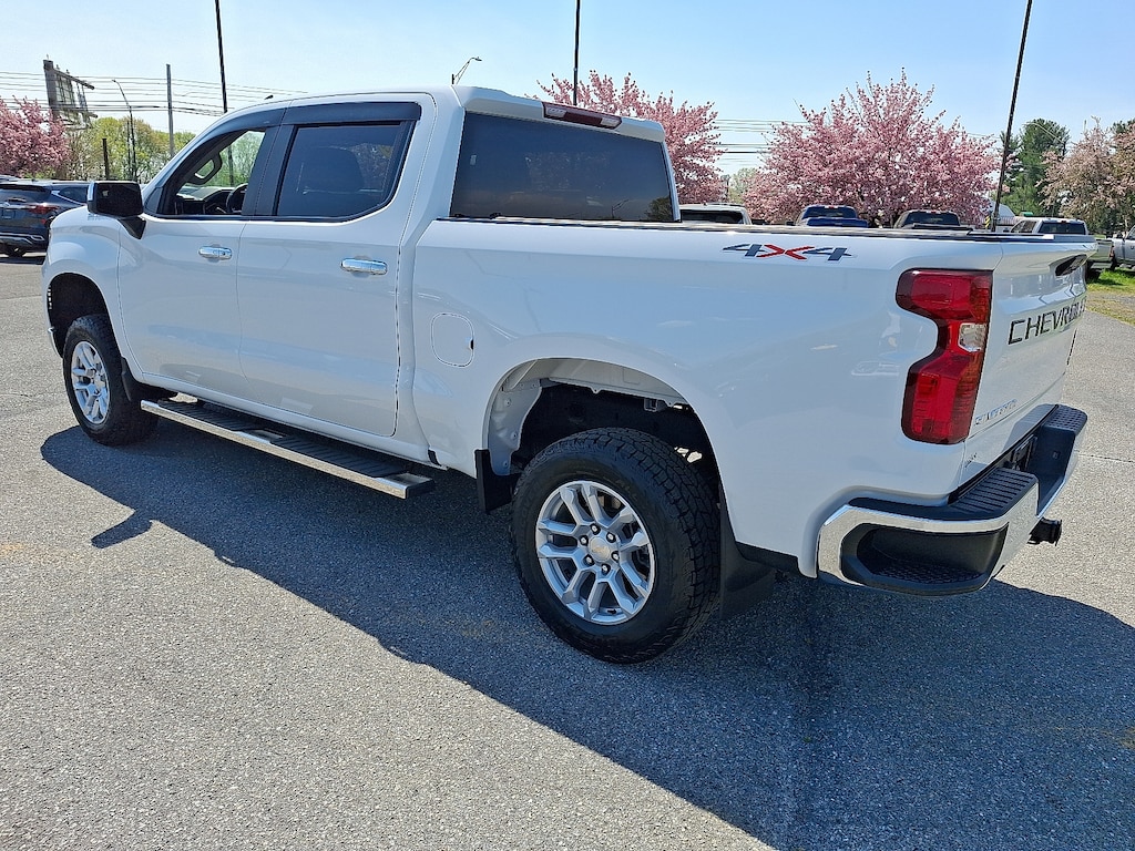 Used 2022 Chevrolet Silverado 1500 4WD Crew Cab Short Bed LT With 2FL Crew Cab