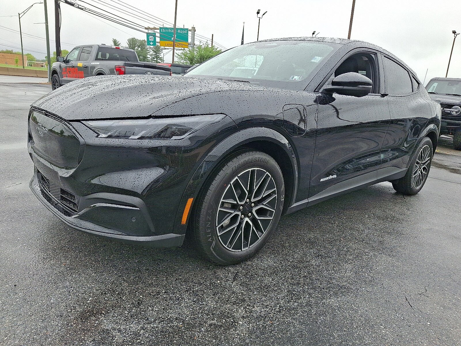 2025 Ford Mustang Mach-E Premium photo 2