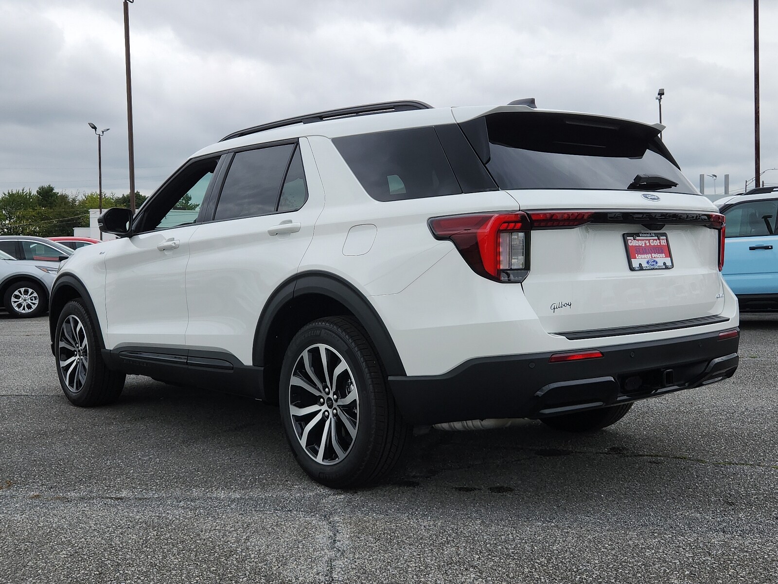 2025 Ford Explorer ST-Line photo 3