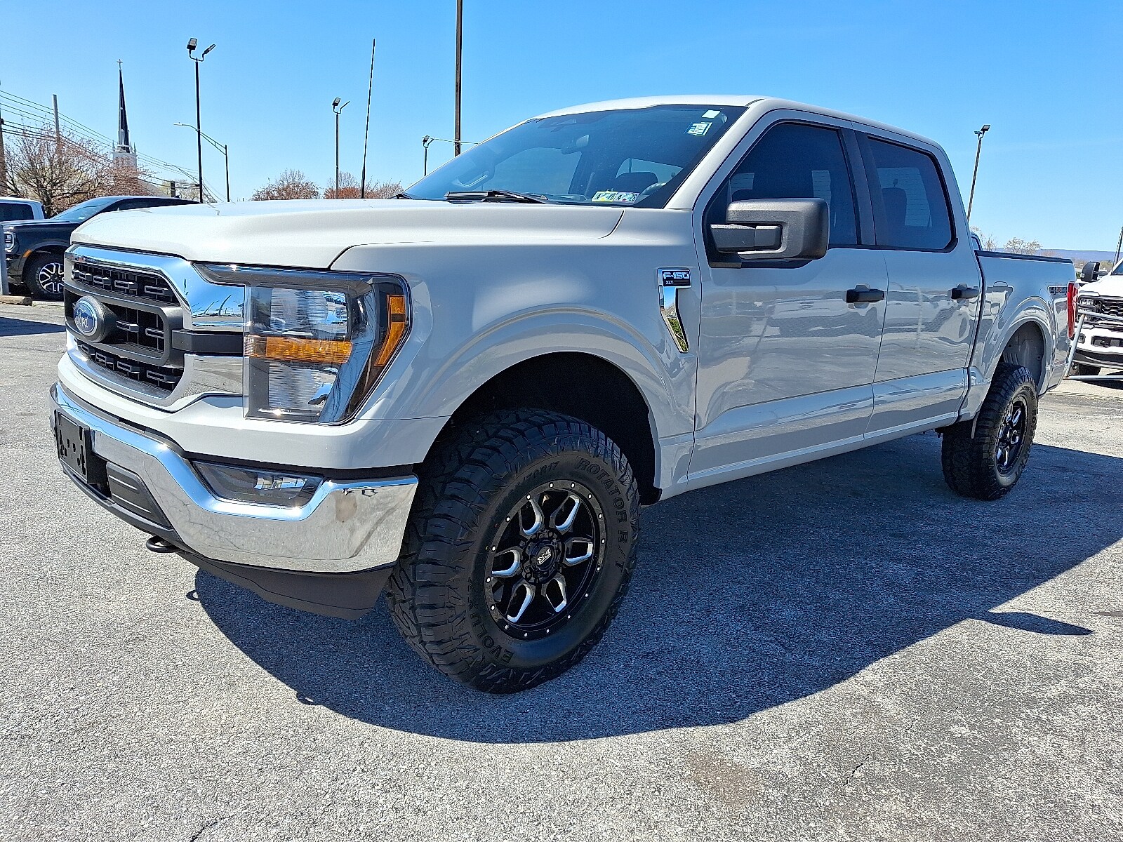 2023 Ford F-150 XLT photo 3