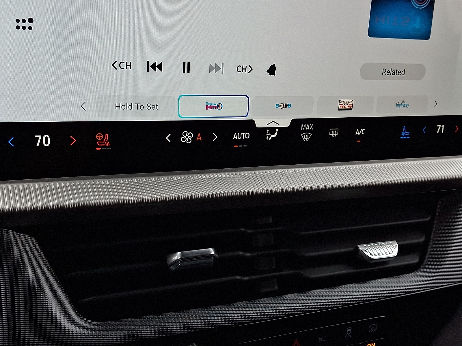 2026 Ford Explorer ST - Photo 11
