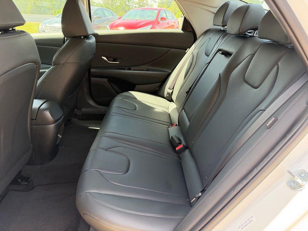 2026 Hyundai Elantra Limited - Photo 14