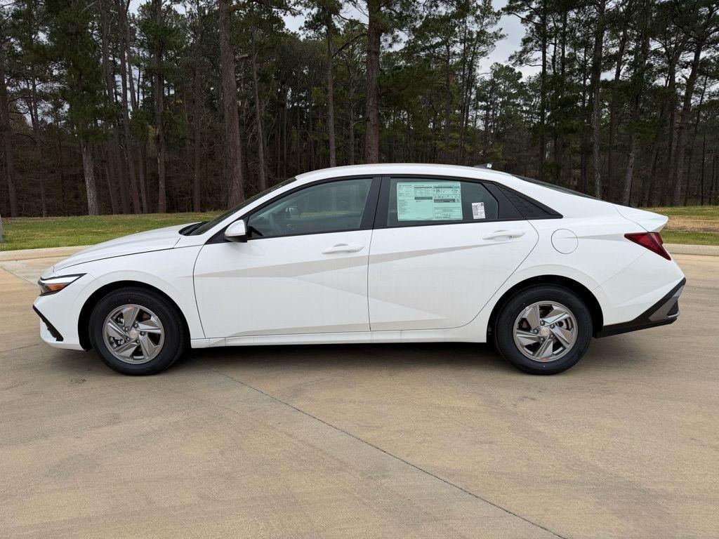 New 2026 Hyundai Elantra SE Sedan