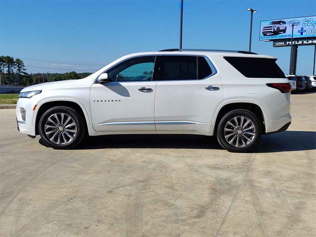 2023 Chevrolet Traverse Premier photo 2
