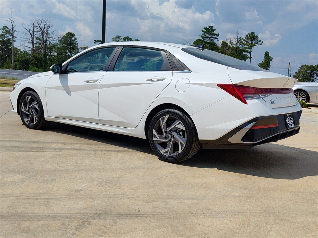 2025 Hyundai Elantra Hybrid Limited photo 3