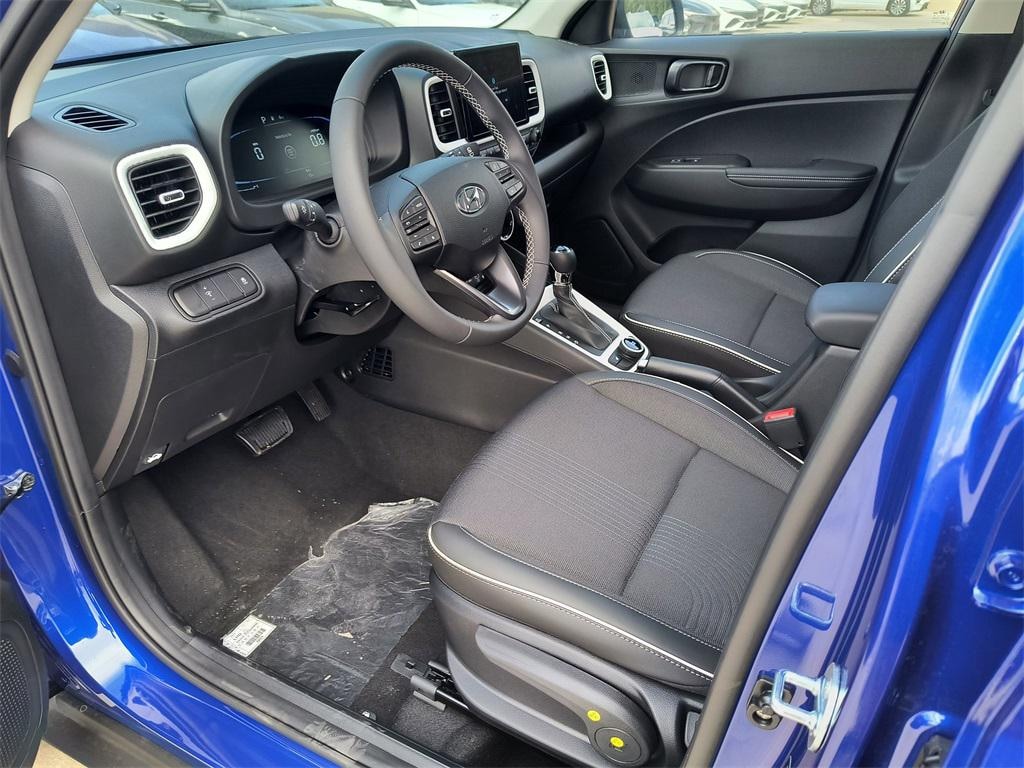 New 2025 Hyundai Venue Limited SUV