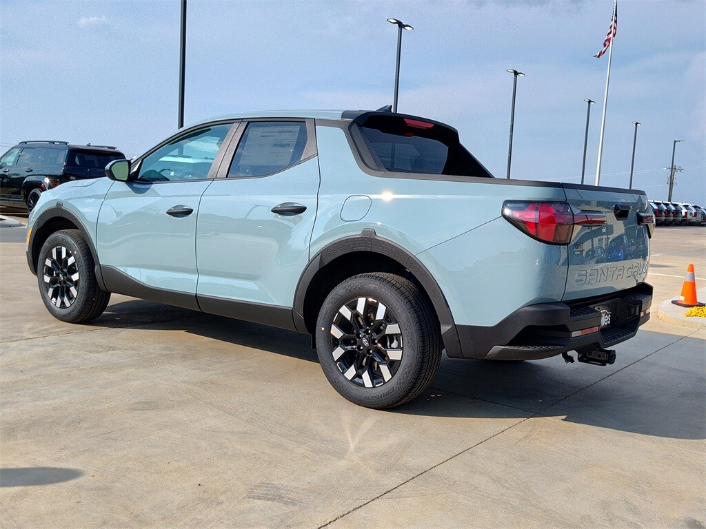 2026 Hyundai Santa Cruz SE photo 3