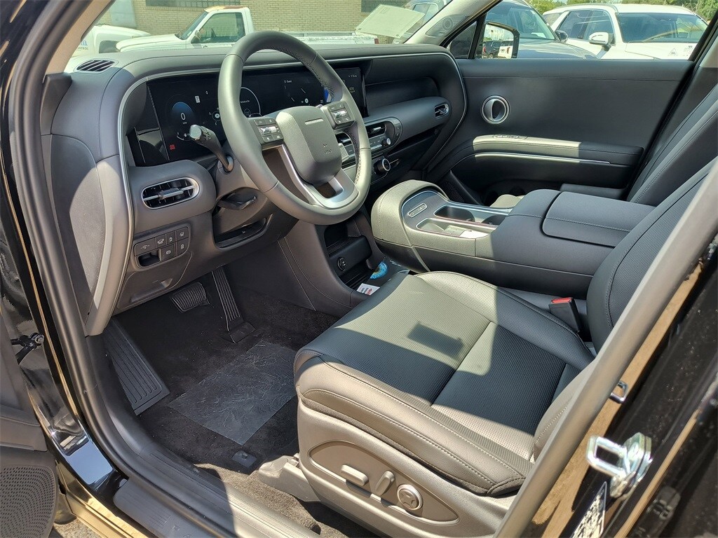 2026 Hyundai Palisade Limited photo 2