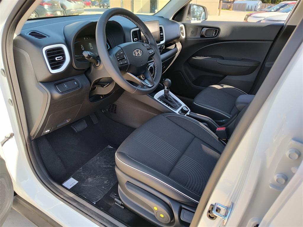 New 2026 Hyundai Venue SEL w/Two-Tone Roof SUV
