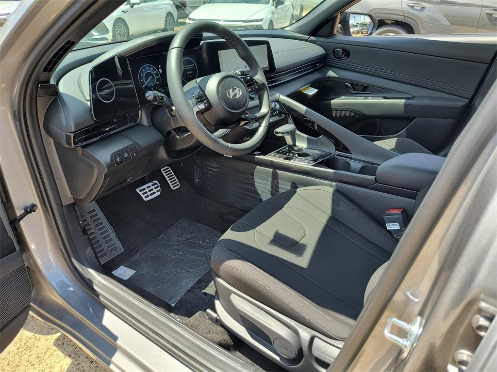 New 2025 Hyundai Elantra Hybrid SEL Sport Sedan