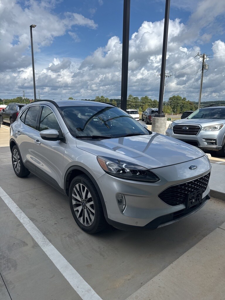 2020 Ford Escape Titanium photo 2