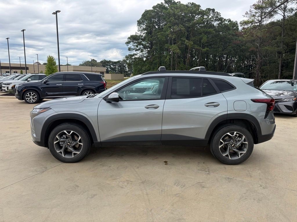 Used 2025 Chevrolet Trax LT SUV
