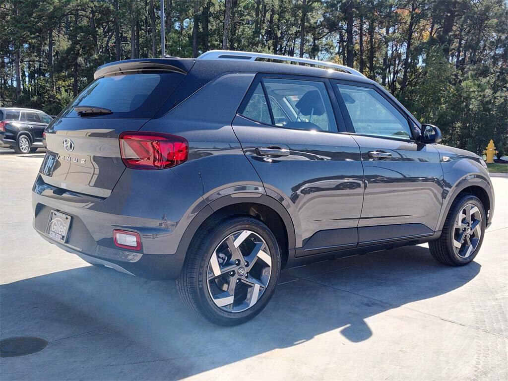 New 2026 Hyundai Venue SEL w/Two-Tone Roof SUV