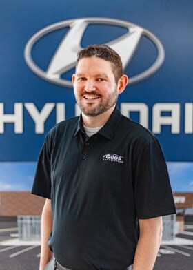 Staff member Josh Bumgardner from ID_d528e2c512d8
