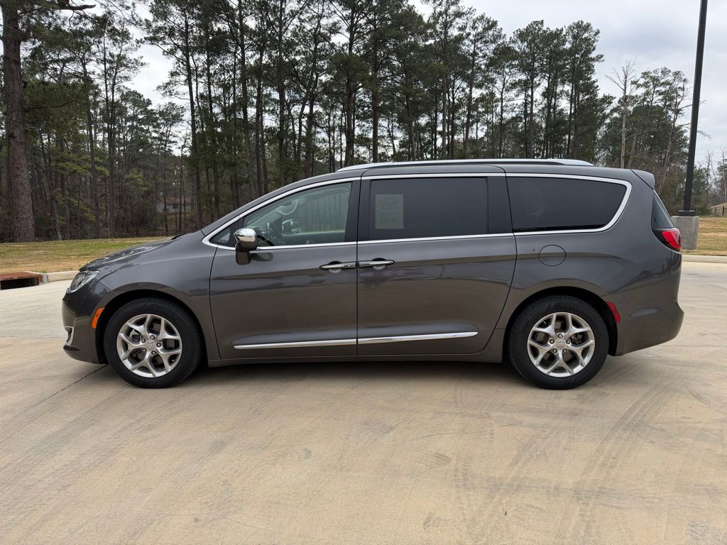 Used 2018 Chrysler Pacifica Limited with VIN 2C4RC1GG5JR193468 for sale in Alexandria, LA