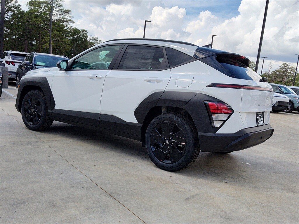 2026 Hyundai Kona SEL photo 2
