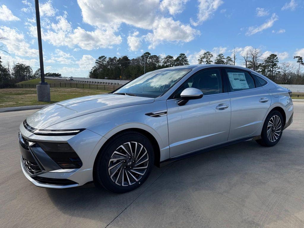 New 2026 Hyundai Sonata Hybrid SEL Sedan
