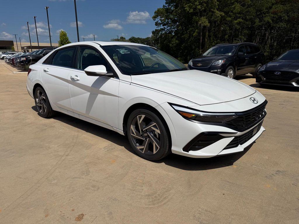2026 Hyundai Elantra Limited - Photo 7