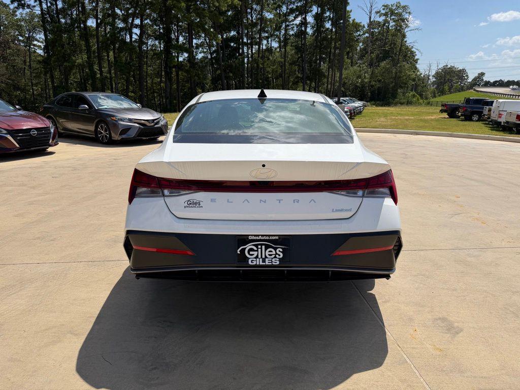 2026 Hyundai Elantra Limited - Photo 4