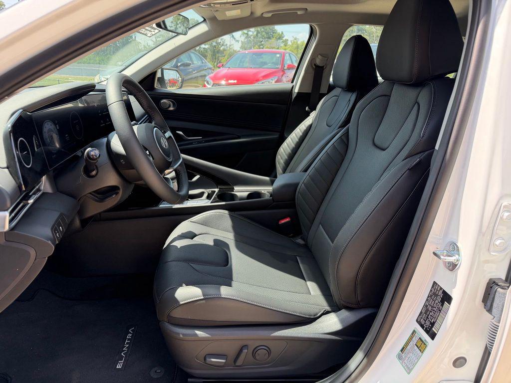 2026 Hyundai Elantra Limited - Photo 10
