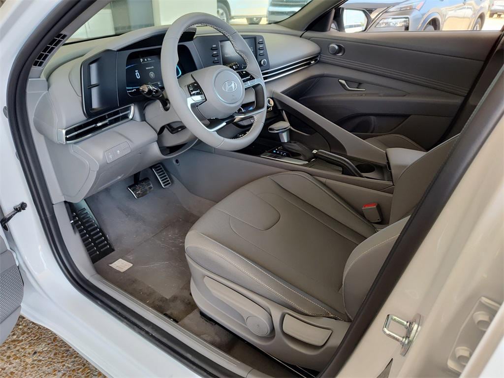 New 2025 Hyundai Elantra SEL Sport Sedan