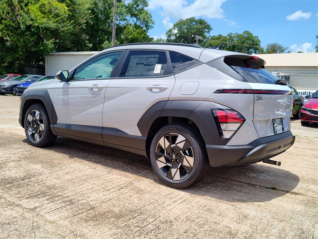 2025 Hyundai Kona SEL photo 3