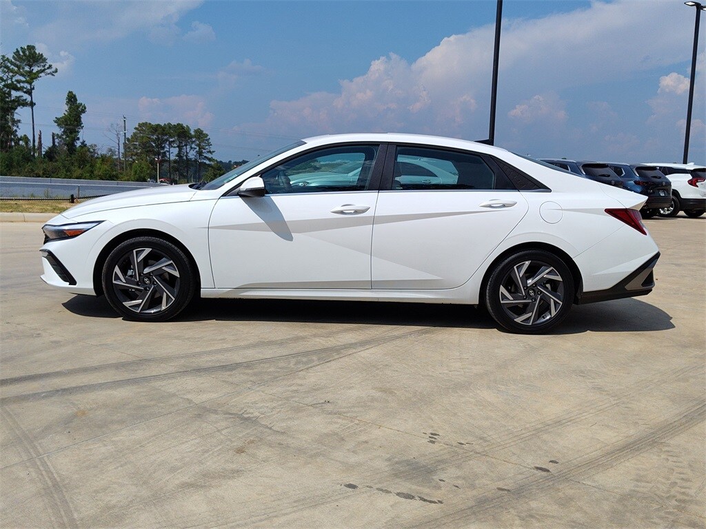 2025 Hyundai Elantra Hybrid Limited photo 2