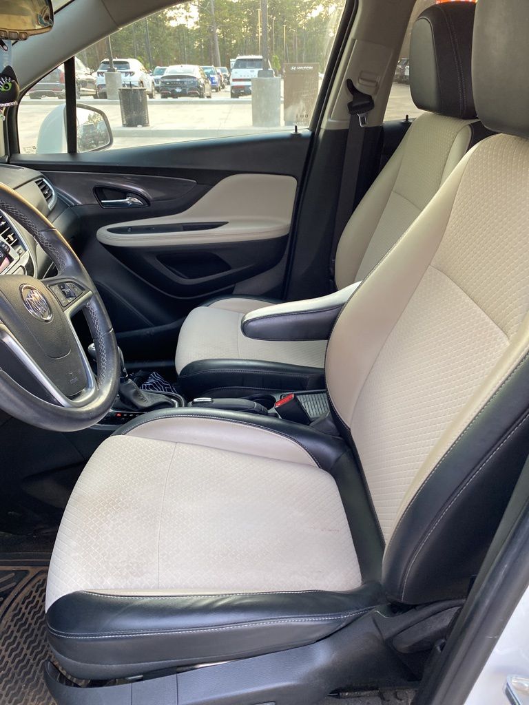 2021 Buick Encore Preferred photo 2