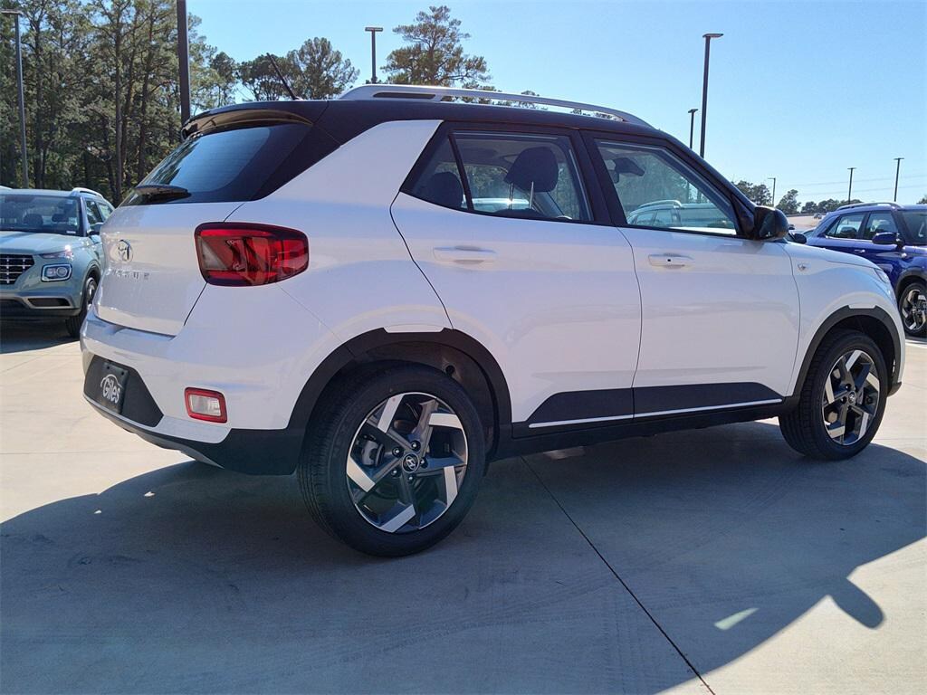 New 2026 Hyundai Venue SEL w/Two-Tone Roof SUV