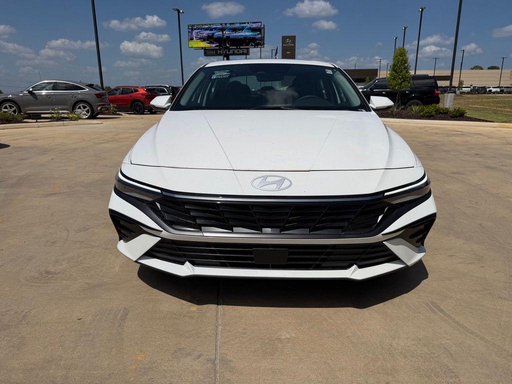 2026 Hyundai Elantra Limited - Photo 8