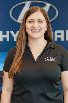 Staff member Elle Byrne from ID_6df4185f7aff