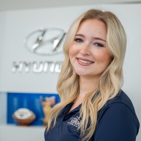 Staff member Brooke Shouse from ID_d528e2c512d8