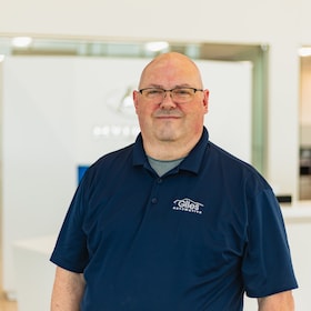 Staff member Albert Thompson from ID_6df4185f7aff