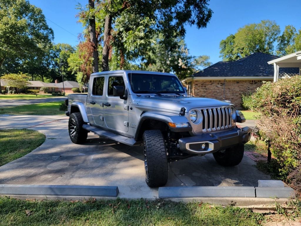 Used 2020 Jeep Gladiator Overland Truck Crew Cab
