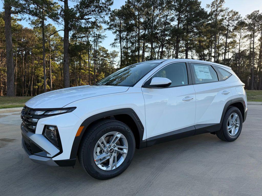 2026 Hyundai Tucson SE's photo