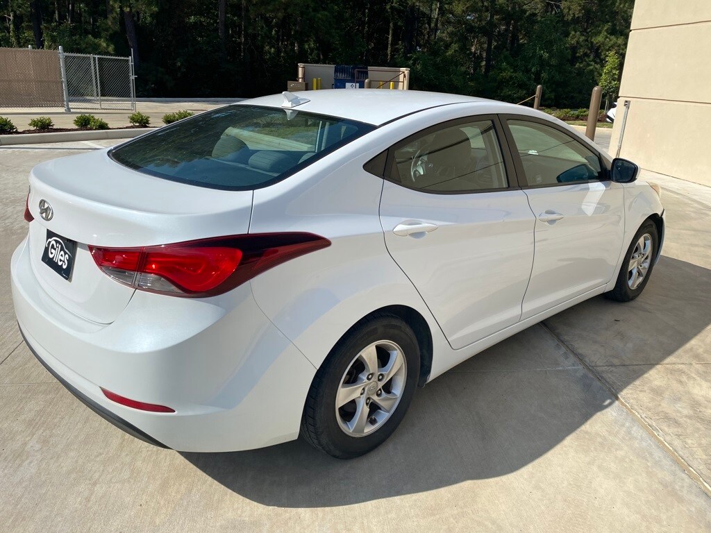 2015 Hyundai Elantra SE photo 2