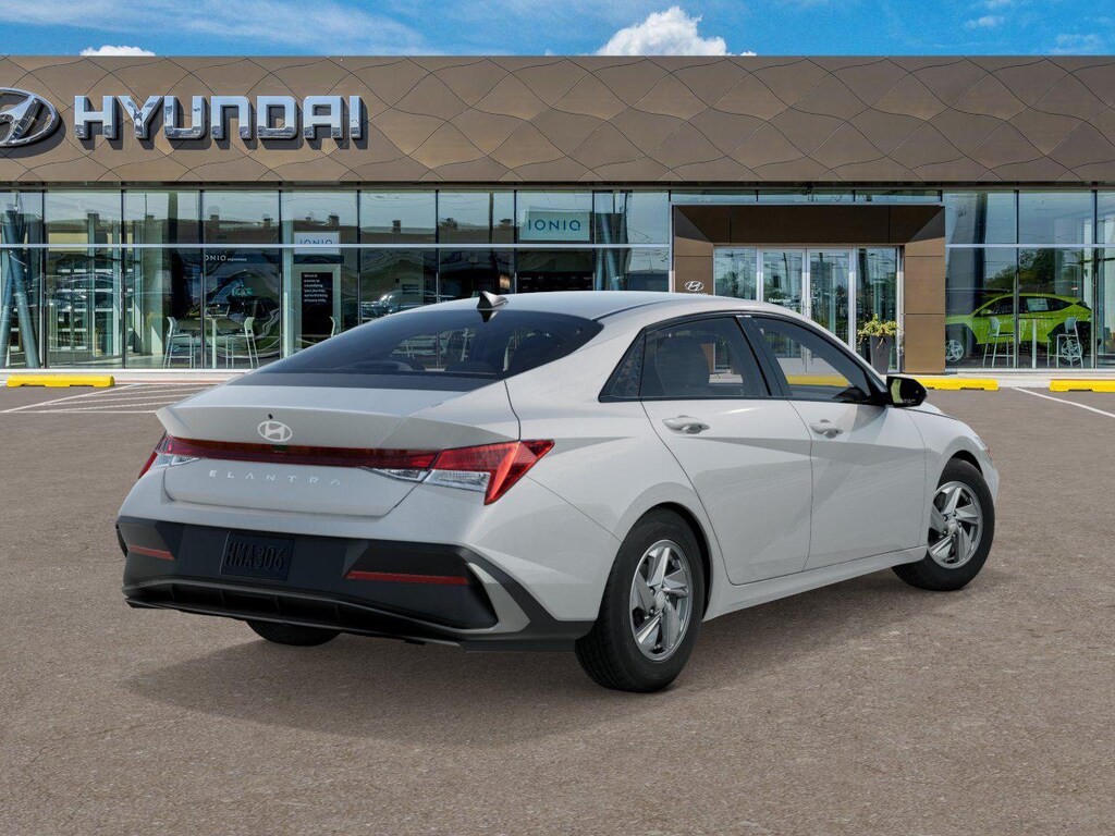 New 2026 Hyundai Elantra SE Sedan