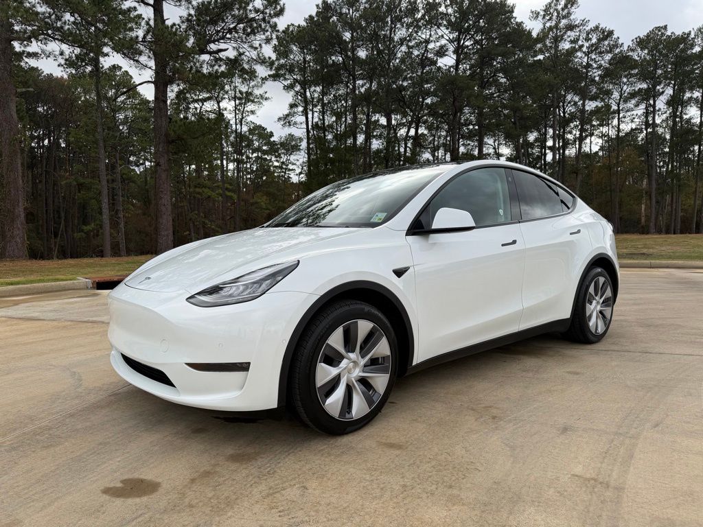 2022 Tesla Model Y Long Range's photo