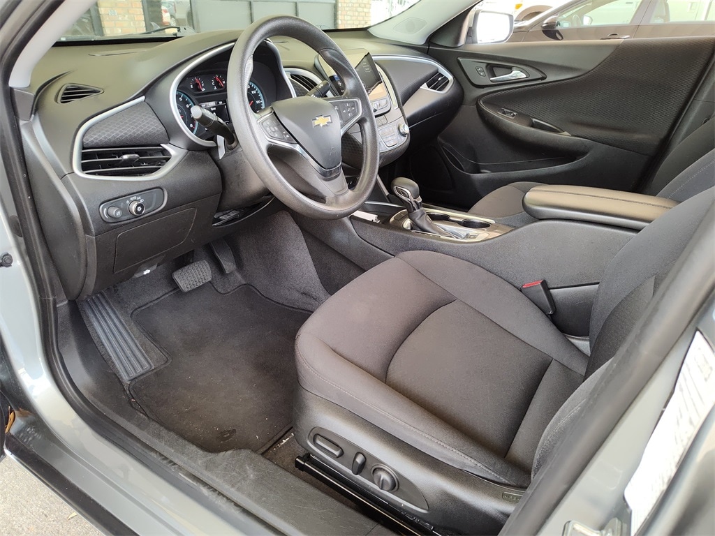 1G1ZD5ST6PF231839