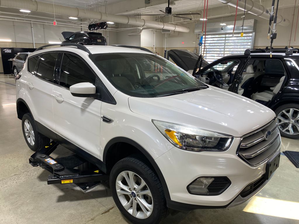 2018 Ford Escape SE's photo