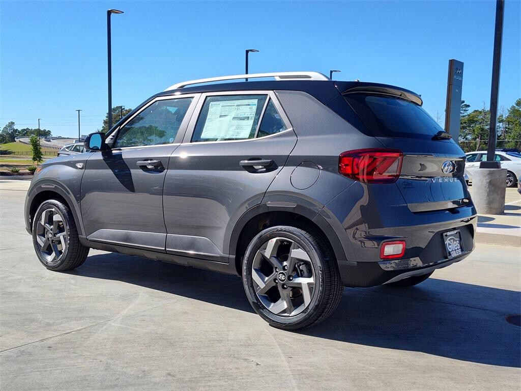 New 2026 Hyundai Venue SEL w/Two-Tone Roof SUV