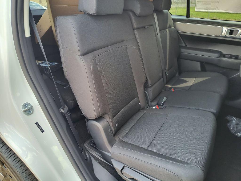 2026 Hyundai Santa Fe SE - Photo 13