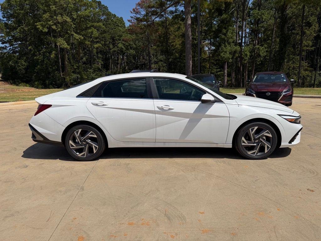 2026 Hyundai Elantra Limited - Photo 6
