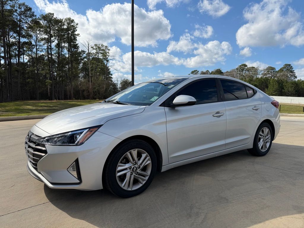 2019 Hyundai Elantra SEL's photo