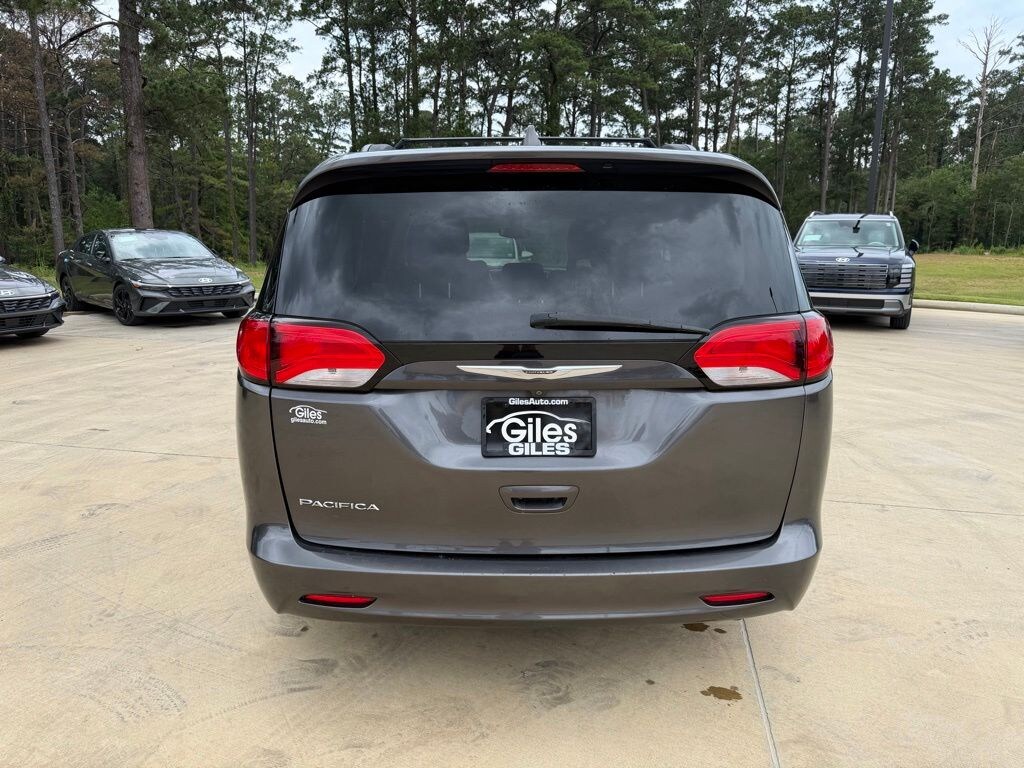 Used 2017 Chrysler Pacifica Touring Van
