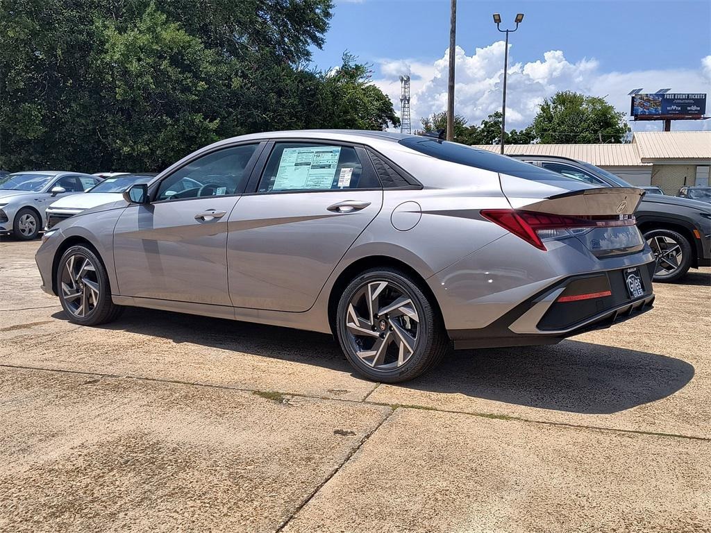 New 2025 Hyundai Elantra Hybrid SEL Sport Sedan