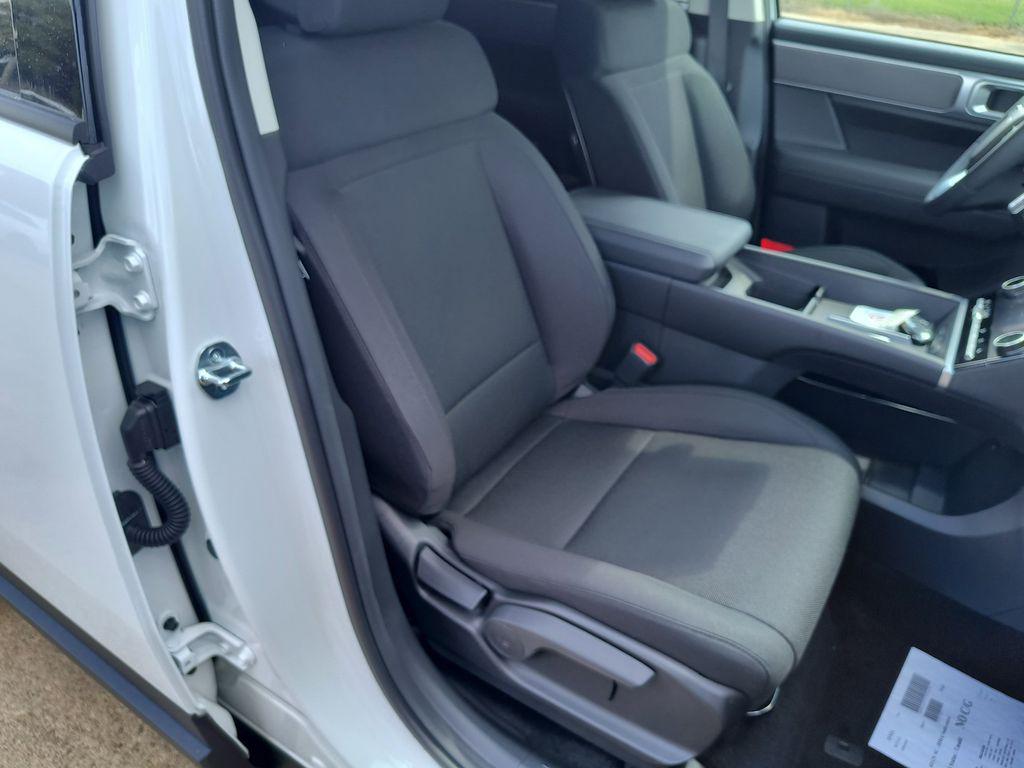 2026 Hyundai Santa Fe SE - Photo 12